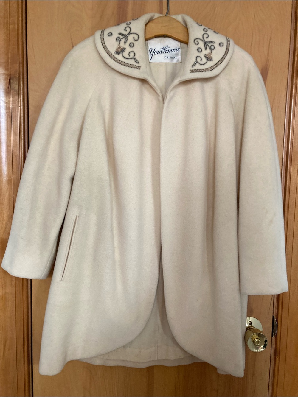 Vintage 1950s Cream Beaded Collar Wool Coat S